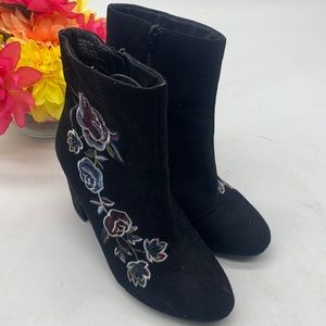 Hippy Laundry Darby Black Embroidered Ankle Booite Size 7.5 BAB4635J